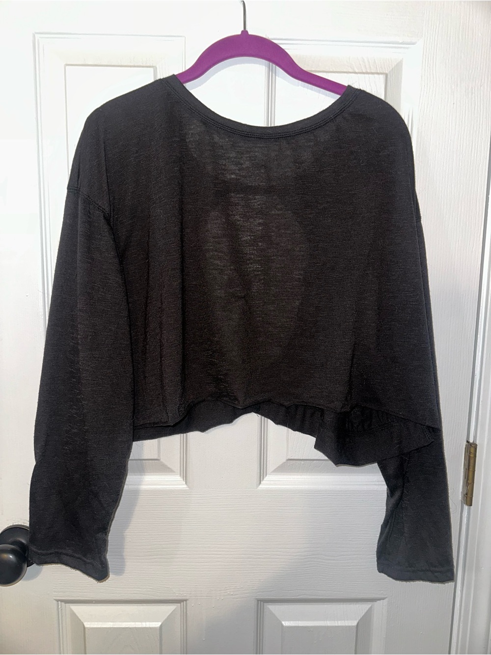 Black Cropped Long-Sleeve Sweatshirt